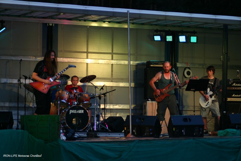 2012-06-30-ChoteborJG_UPLOAD_IMAGENAME_SEPARATOR3